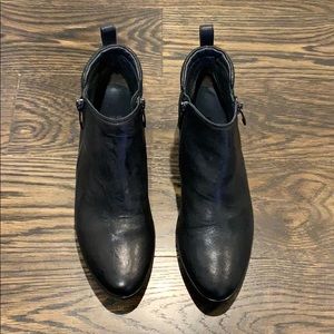 Paul Green Leather booties